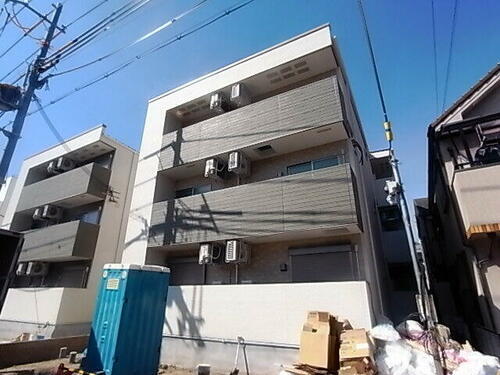 兵庫県西宮市小曽根町１丁目 築6年2ヶ月 3階建