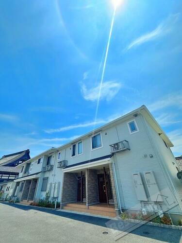 和歌山県和歌山市梶取 2階建
