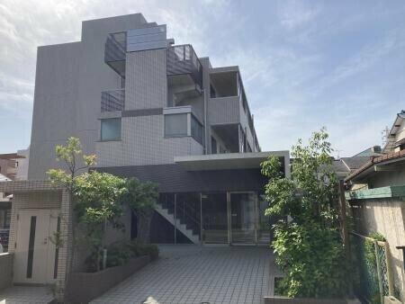 千葉県市川市新田４丁目 4階建
