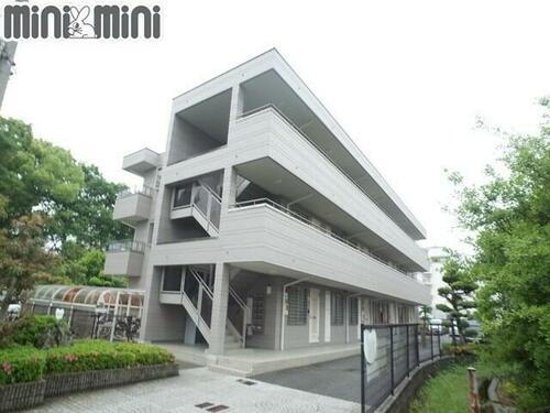 兵庫県宝塚市山本南３丁目 築33年8ヶ月 3階建