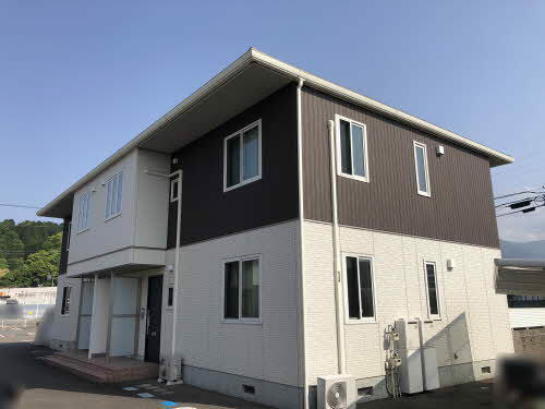 愛媛県新居浜市郷５丁目 賃貸アパート