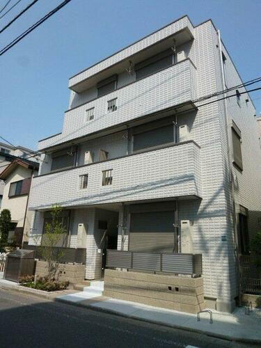 東京都豊島区千早１丁目 築6年9ヶ月 3階建