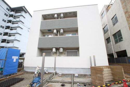 兵庫県尼崎市七松町３丁目 築5年12ヶ月 3階建