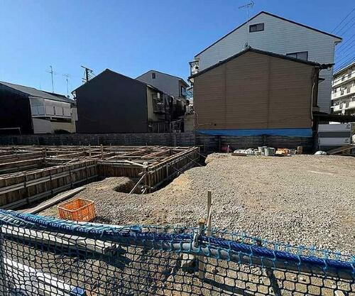 京都府京都市南区唐橋南琵琶町 3階建 