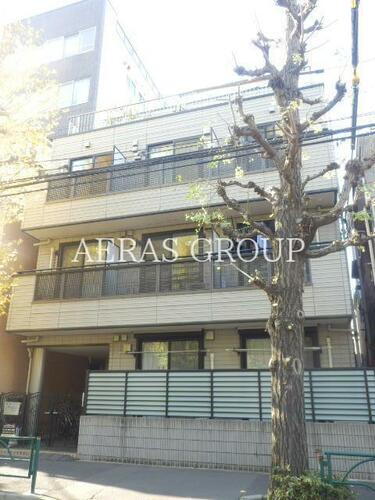 ラボム 4階建