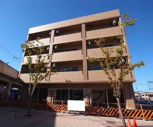 京都府京田辺市三山木中央１丁目 5階建