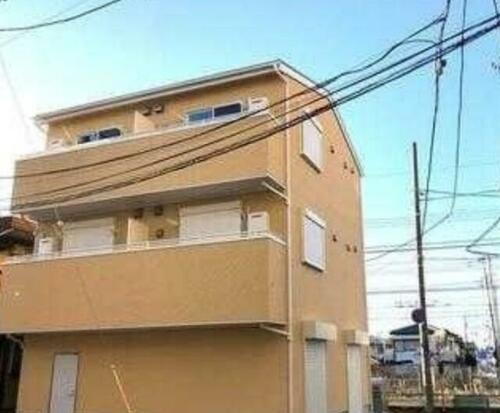 ローラン　ハイツ． 3階建