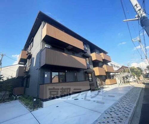 京都府京都市南区八条源町  3階建