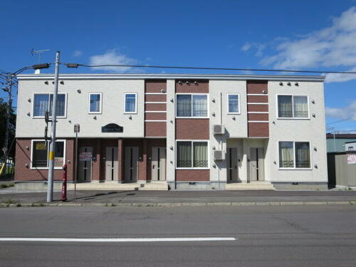 北海道滝川市黄金町西１丁目 賃貸アパート