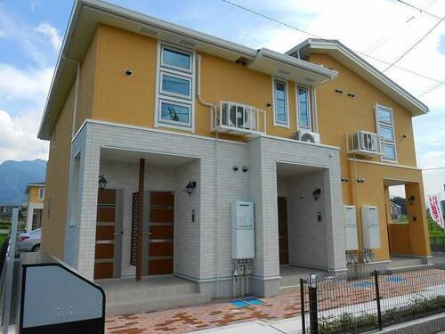 愛媛県新居浜市中村松木１丁目 賃貸アパート