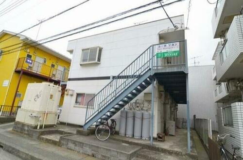コーポリヨン 2階建