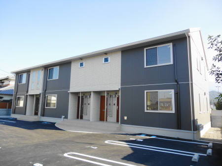 愛媛県新居浜市田の上２丁目 賃貸アパート