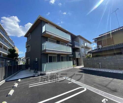 リベルテ四条梅津 3階建
