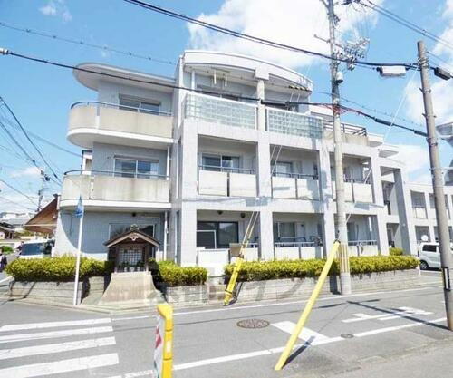 長八館 3階建