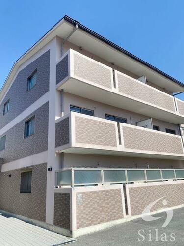 大阪府大阪市鶴見区諸口４丁目 3階建 築24年10ヶ月