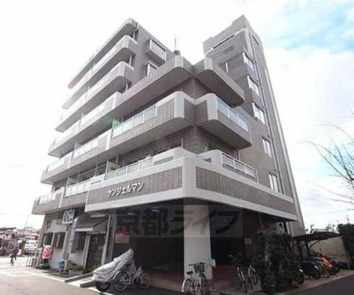京都府宇治市槇島町十一 6階建