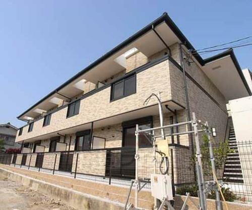 京都府京都市伏見区深草大亀谷西寺町 2階建