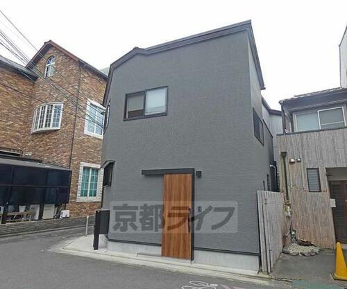 吉田泉殿町貸家 2階建