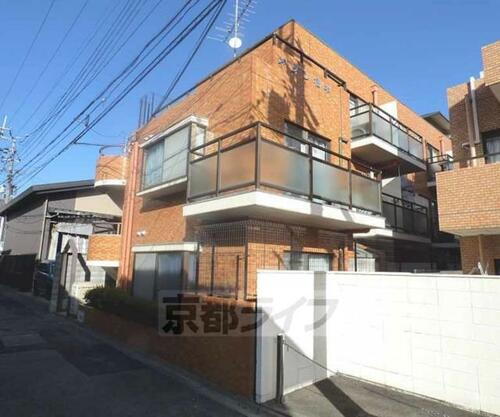 京都府京都市上京区六軒町通下長者町下る七番町 3階建