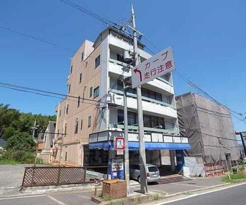 京都府京都市西京区樫原盆山 地上4階地下1階建