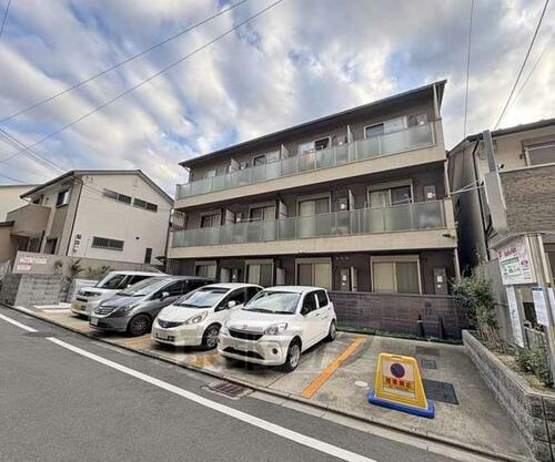 パレ五条清水 3階建