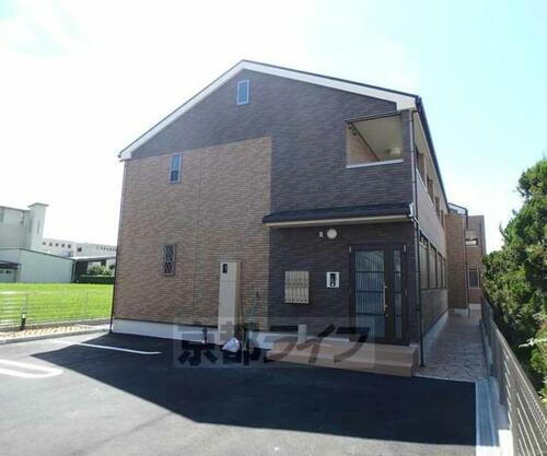 京都府京田辺市草内穴口 2階建