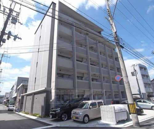 京都府京都市右京区西京極南庄境町 6階建