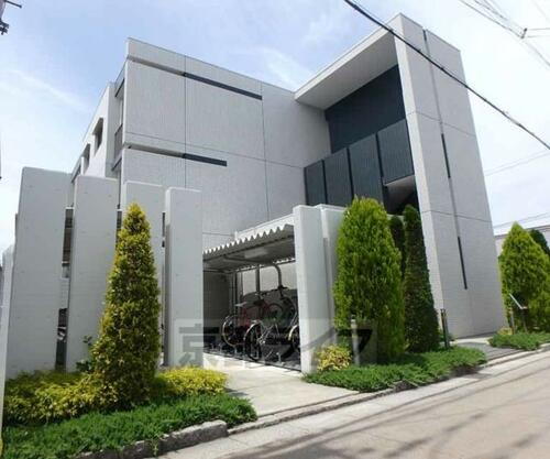 大阪府枚方市町楠葉２丁目 3階建