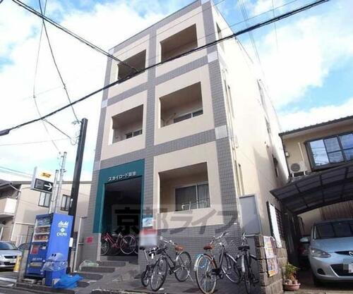 京都府京都市中京区猪熊通御池下る三坊猪熊町北組 4階建