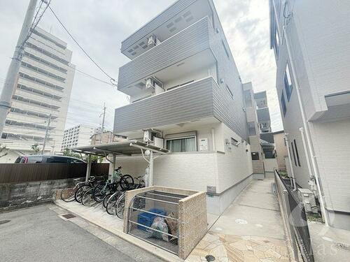 兵庫県西宮市中須佐町 3階建