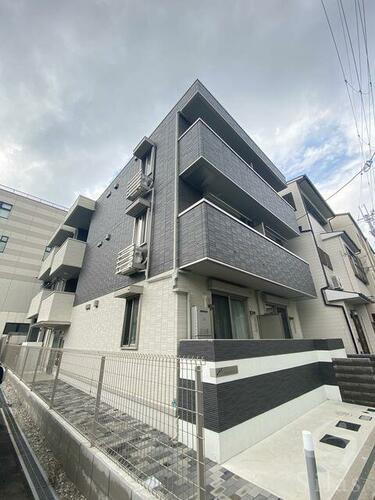 兵庫県伊丹市宮ノ前１丁目 3階建 築4年3ヶ月