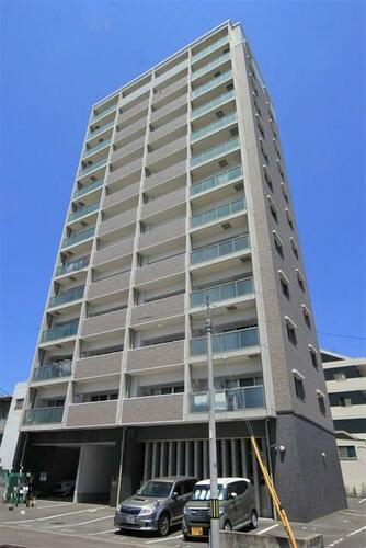 アーバン山越 13階建