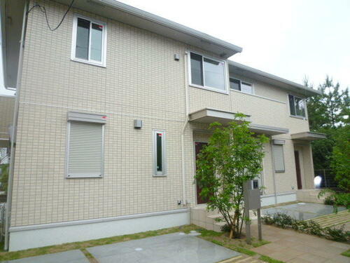 大阪府箕面市稲３丁目 築13年7ヶ月 2階建