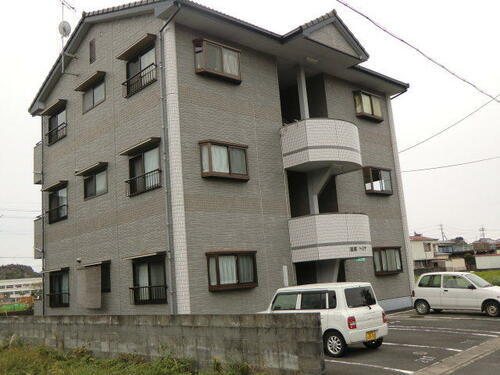 高知県宿毛市西片島 3階建