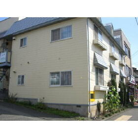 岩手県盛岡市緑が丘３丁目 2階建