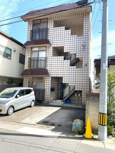 愛知県名古屋市守山区弁天が丘 3階建