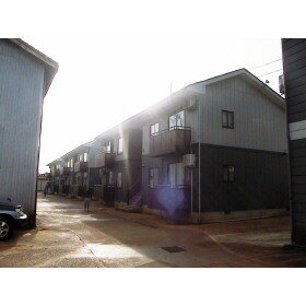 新潟県三条市塚野目４丁目 築29年10ヶ月 2階建