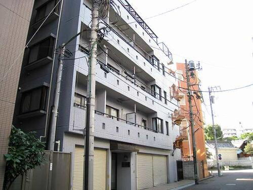 アンリ参番館 6階建