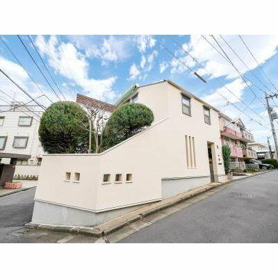 東京都世田谷区弦巻３丁目 3階建 築24年10ヶ月