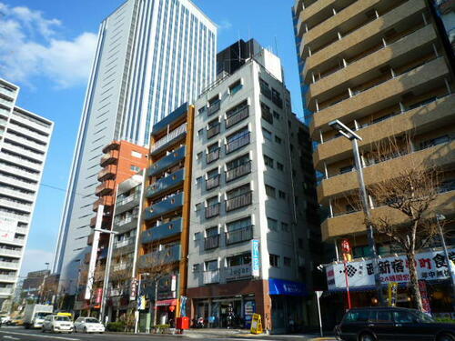 東京都新宿区西新宿６丁目 地上8階地下1階建 築51年