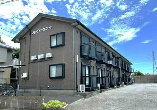 アドヴァンスコート 2階建