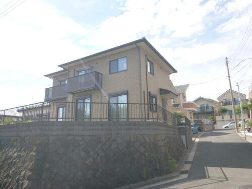 神奈川県横浜市金沢区富岡西４丁目 2階建 築13年8ヶ月
