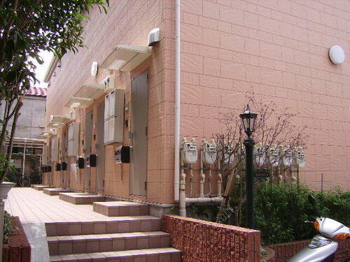 東京都渋谷区東２丁目 築19年5ヶ月 2階建