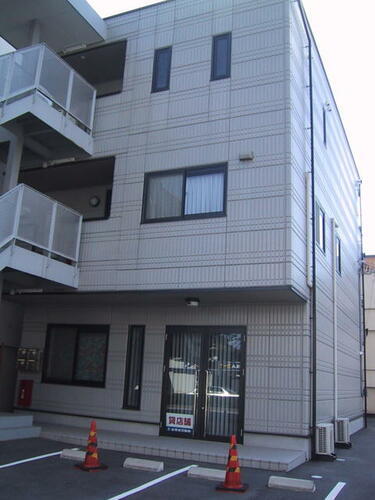 山口県岩国市麻里布町３丁目 賃貸マンション