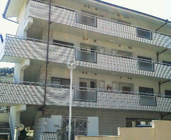 高知県高知市大原町 4階建