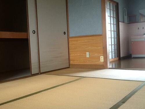 山手山崎アパート 3階建