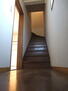 テラス丹沢 ２階への階段。ＴＶドアホン付いています。