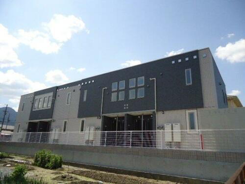 愛媛県新居浜市松原町 2階建
