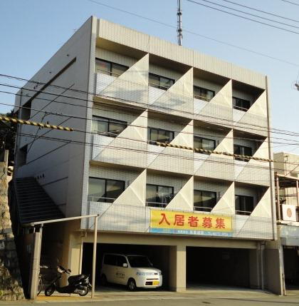 フロントハウス長迫 4階建