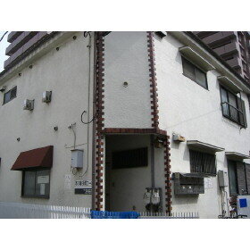 千葉県市川市南八幡４丁目 2階建
